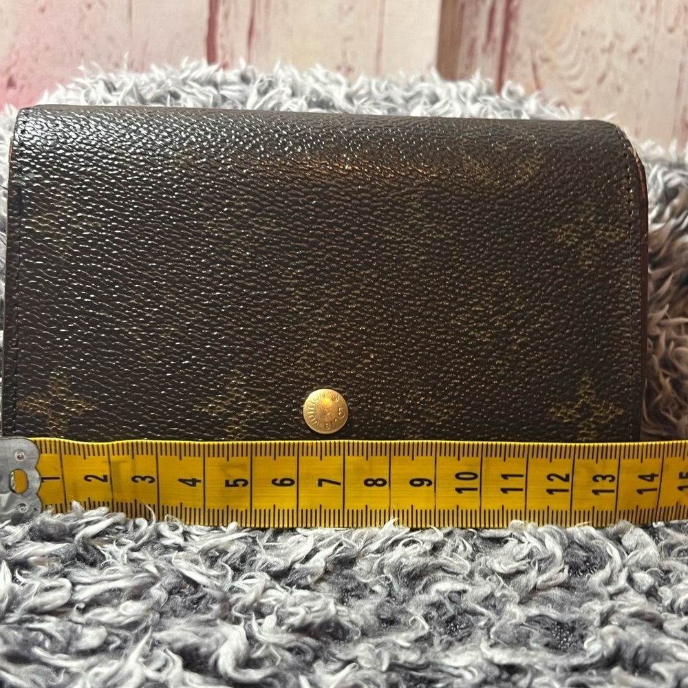 Vintage LV Snap Wallet - Picture 4 of 14